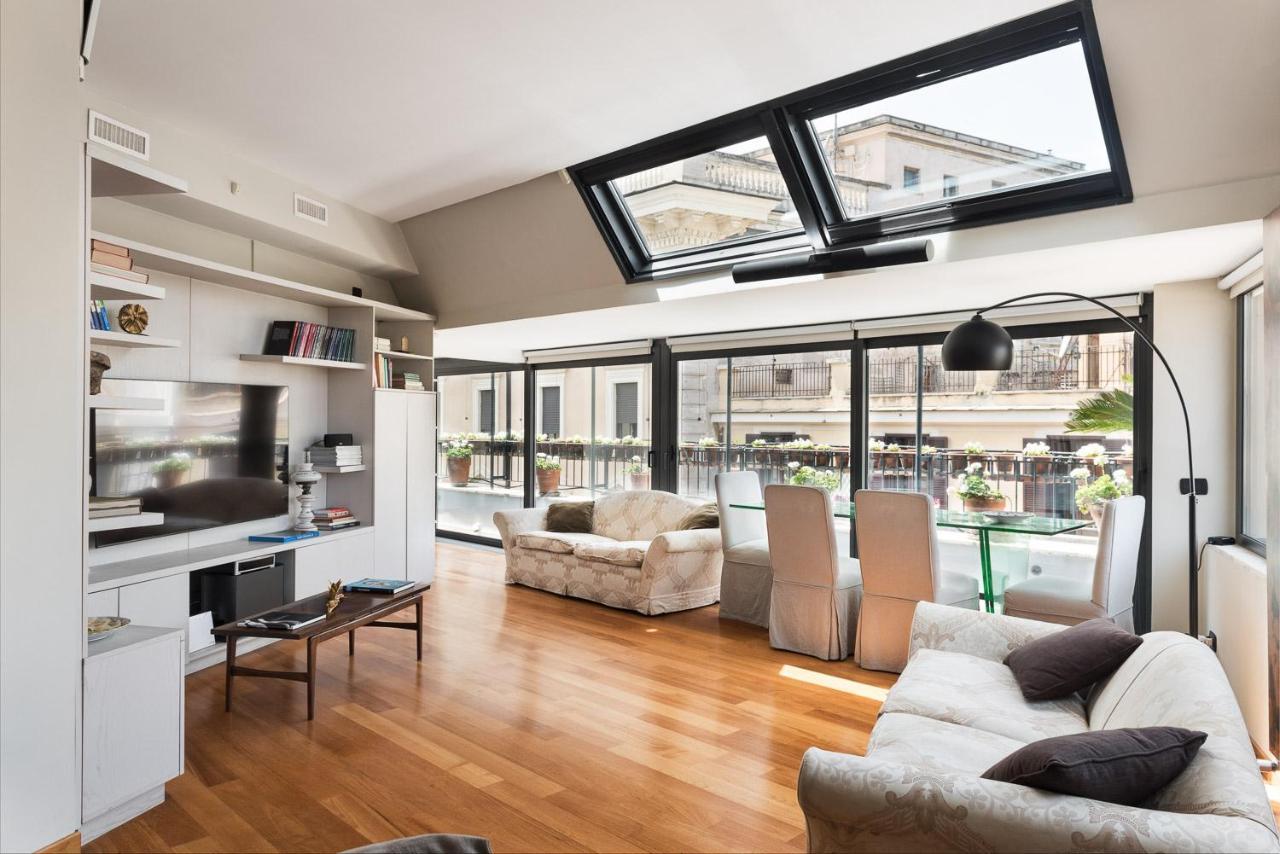 ローマIdyllia - Penthouse In Navona Areaアパートメント エクステリア 写真