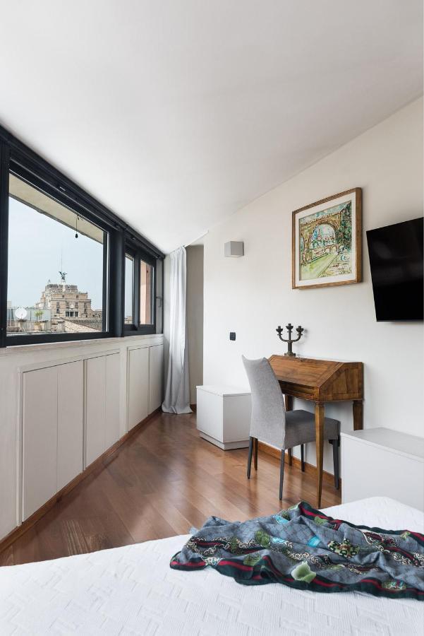 ローマIdyllia - Penthouse In Navona Areaアパートメント エクステリア 写真