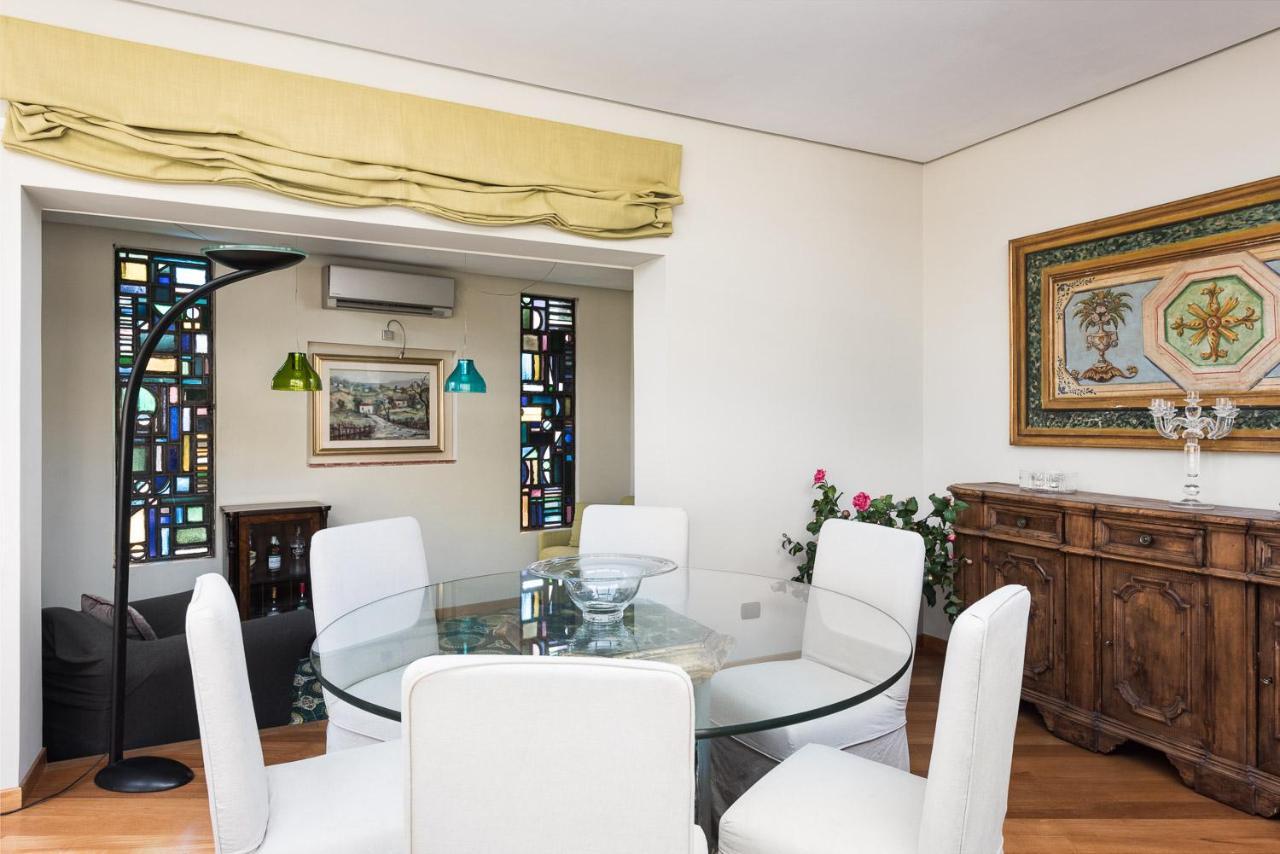 ローマIdyllia - Penthouse In Navona Areaアパートメント エクステリア 写真